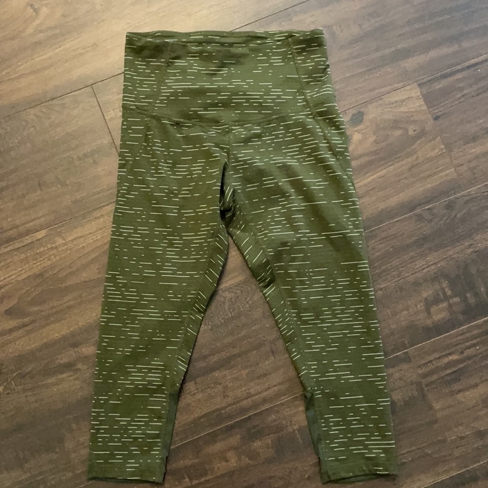 Zella Women’s Green Hatha Crop Capri Leggings - Picture 2 of 6